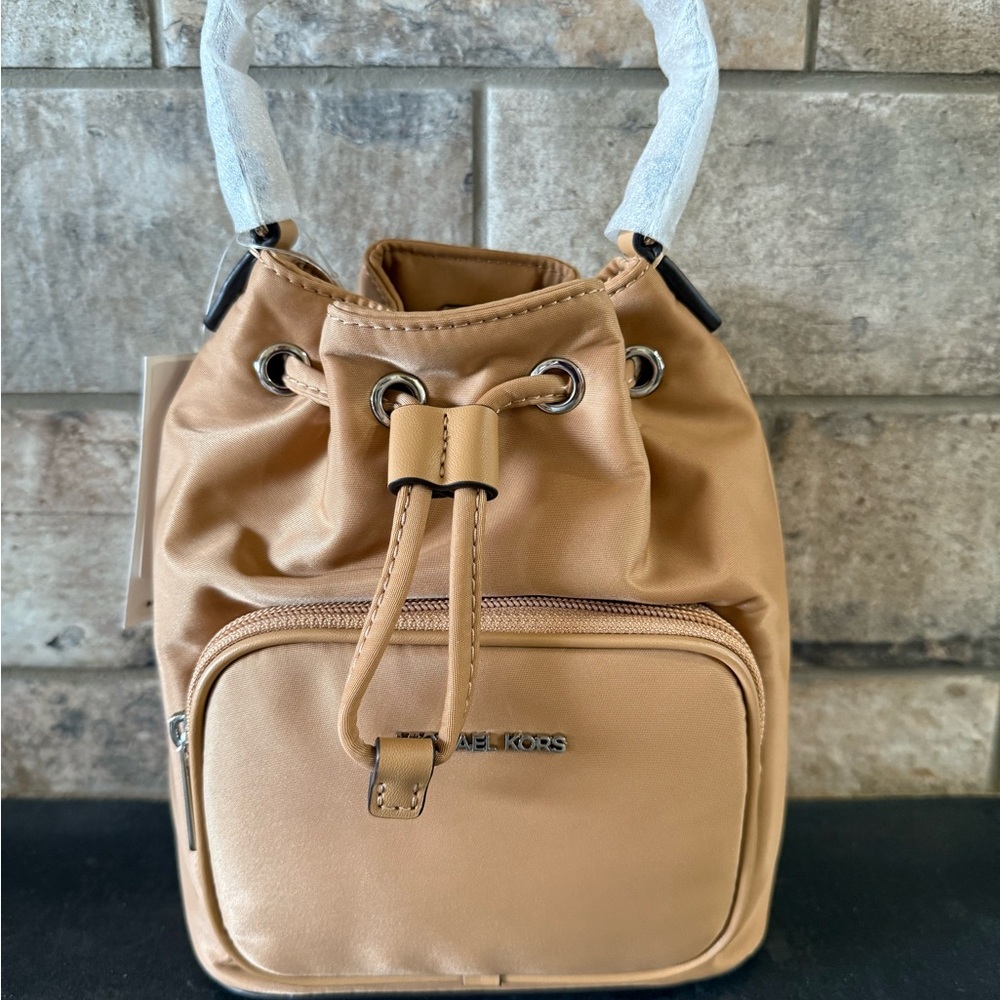 NWT Michael Kors KHAI Small Bucket Messenger